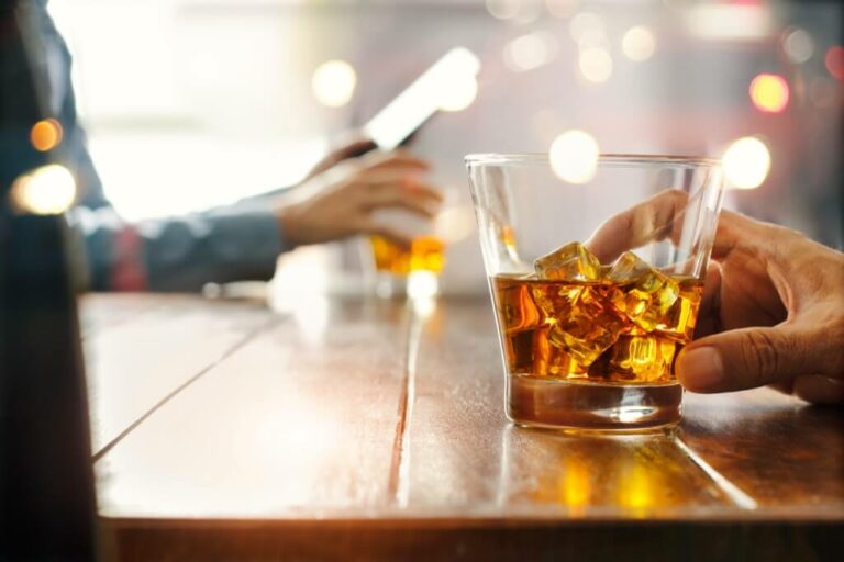 The Great Whiskey Debate: Bourbon or Rye?